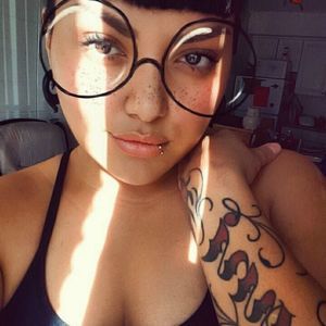 Meet your Posher, Alma